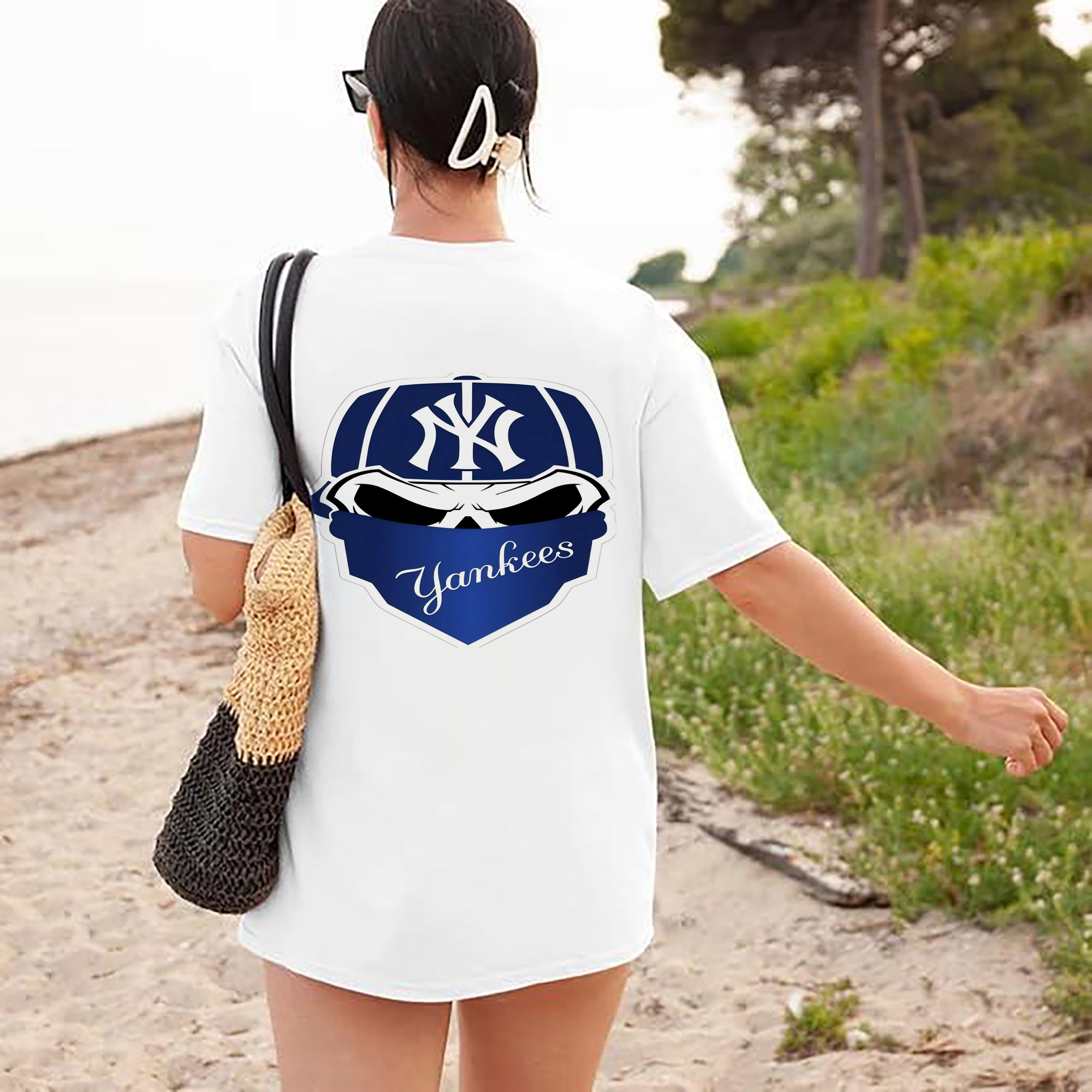 New York Yankees Skull 180g Combed Cotton T-Shirt With Back Heat Transfer Print – Soft, Lightweight, Fitted Design – Stylish Casual Wear For Sports & Everyday Use