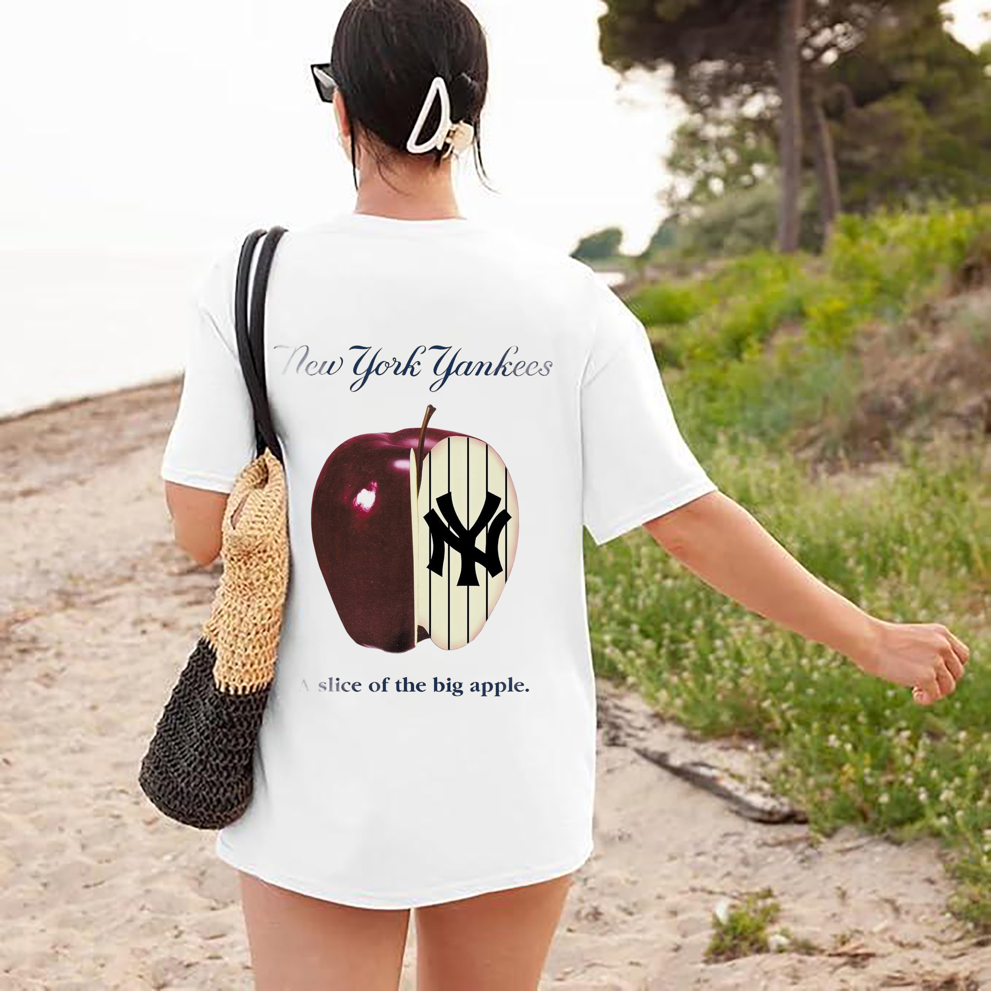 New York Yankees A Slice of The Big Apple 180g Combed Cotton T-Shirt With Back Heat Transfer Print – Soft, Lightweight, Fitted Design – Stylish Casual Wear For Sports & Everyday Use