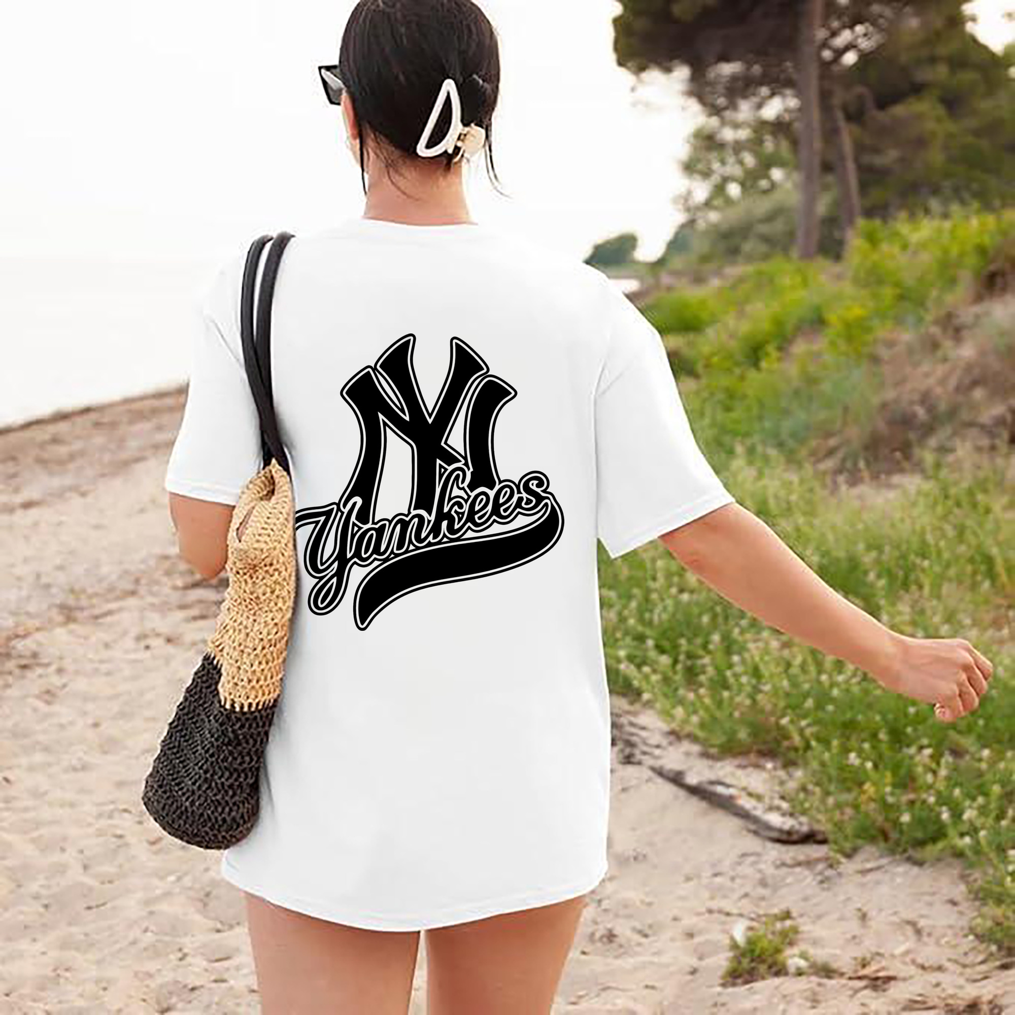 New York Yankees Black Logo 180g Combed Cotton T-Shirt With Back Heat Transfer Print – Soft, Lightweight, Fitted Design – Stylish Casual Wear For Sports & Everyday Use