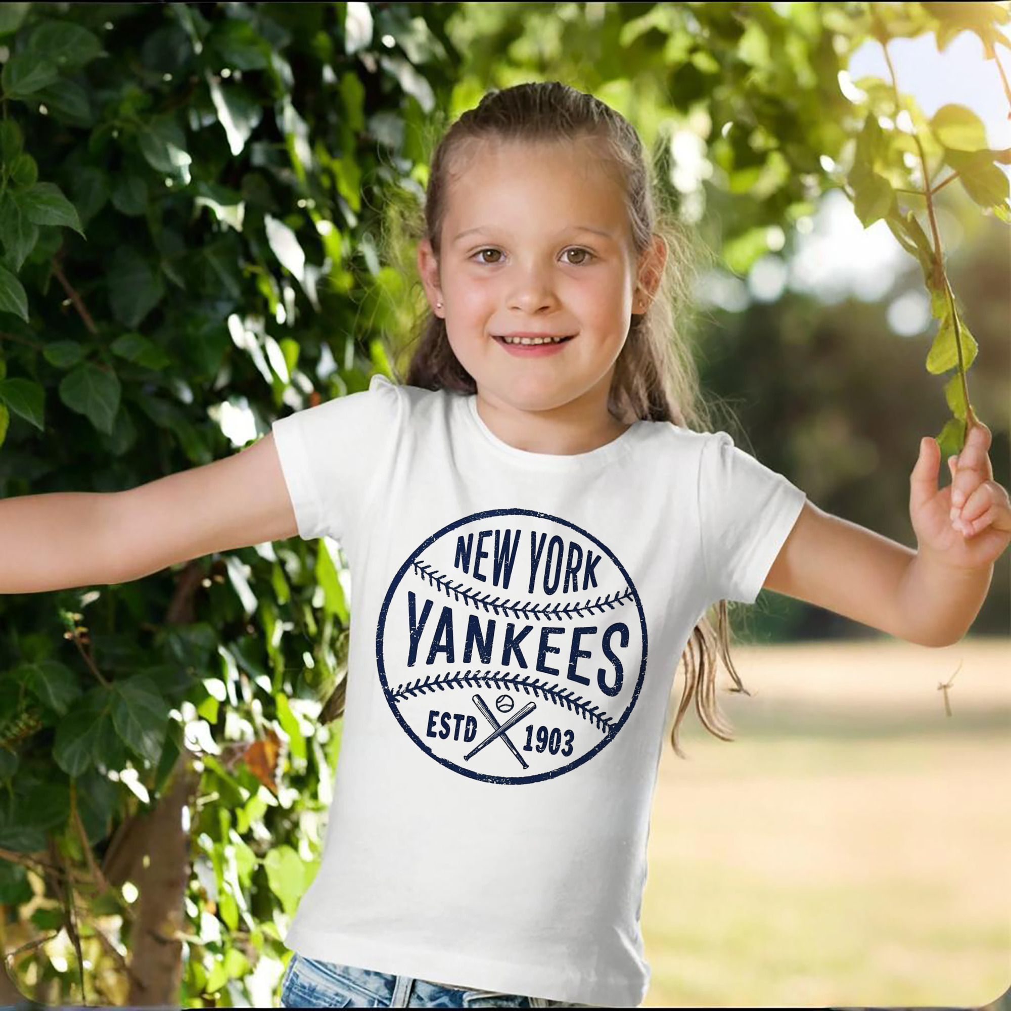 New York Yankees Estd 1903 Combed Cotton Kids T-Shirt 180g With Front Heat Transfer Print – Soft, Lightweight, Side-Seamed Design – Stylish And Comfortable Casual Wear For Everyday Activities