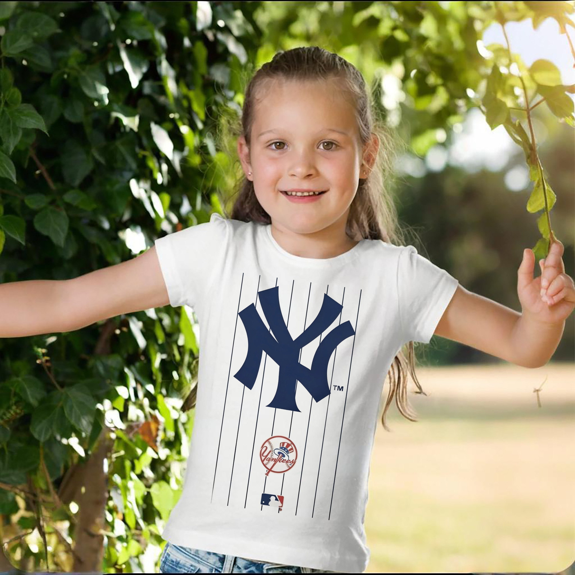 New York Yankees Pinstripe Logo Combed Cotton Kids T-Shirt 180g With Front Heat Transfer Print – Soft, Lightweight, Side-Seamed Design – Stylish And Comfortable Casual Wear For Everyday Activities