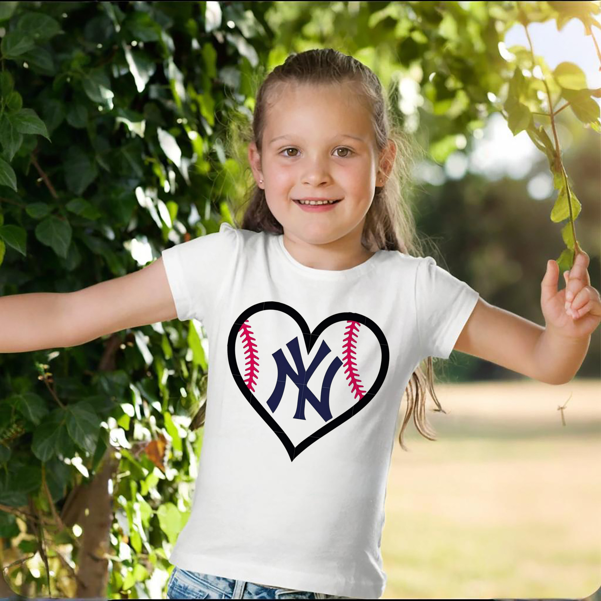 New York Yankees Heart Combed Cotton Kids T-Shirt 180g With Front Heat Transfer Print – Soft, Lightweight, Side-Seamed Design – Stylish And Comfortable Casual Wear For Everyday Activities