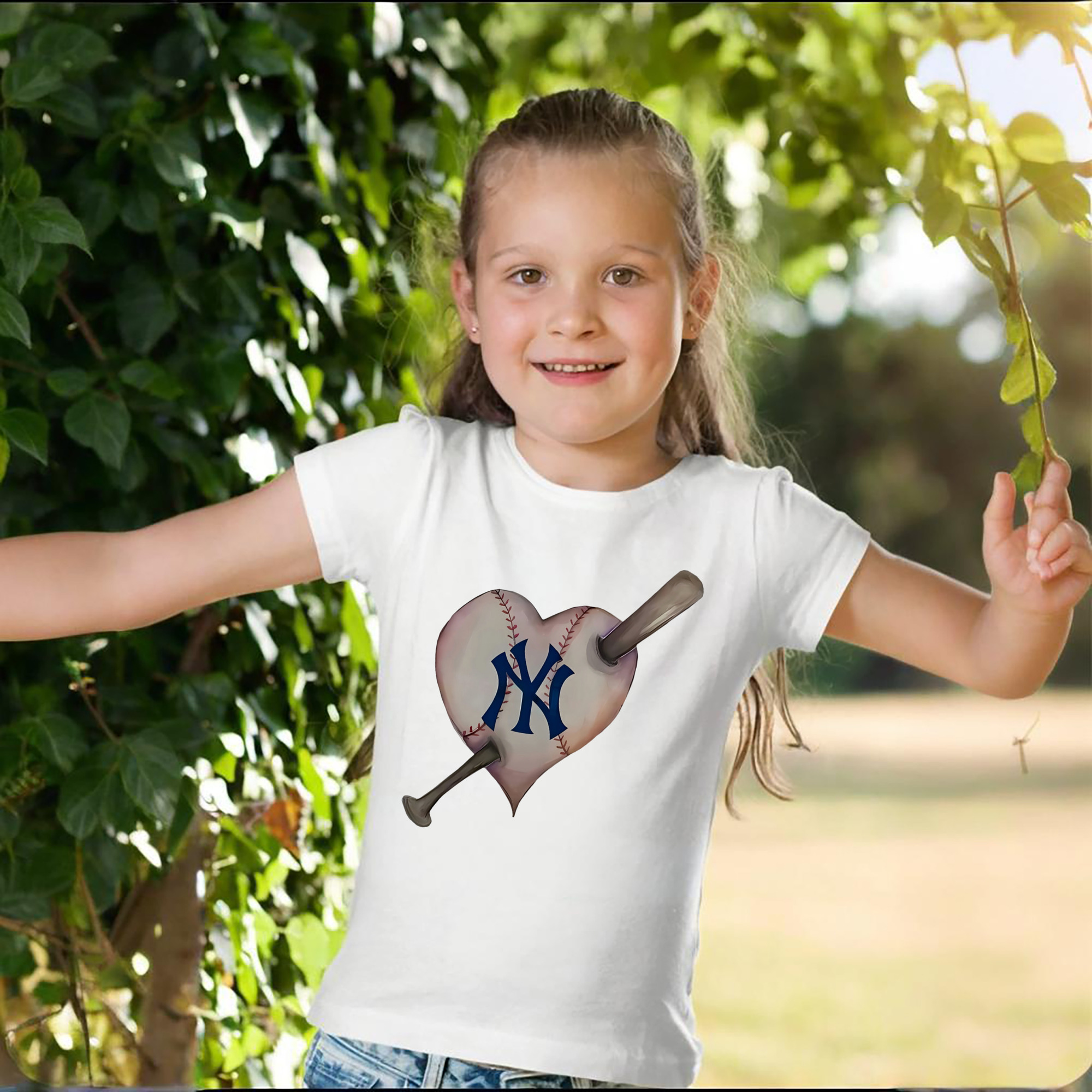 New York Yankees Heart Combed Cotton Kids T-Shirt 180g With Front Heat Transfer Print – Soft, Lightweight, Side-Seamed Design – Stylish And Comfortable Casual Wear For Everyday Activities