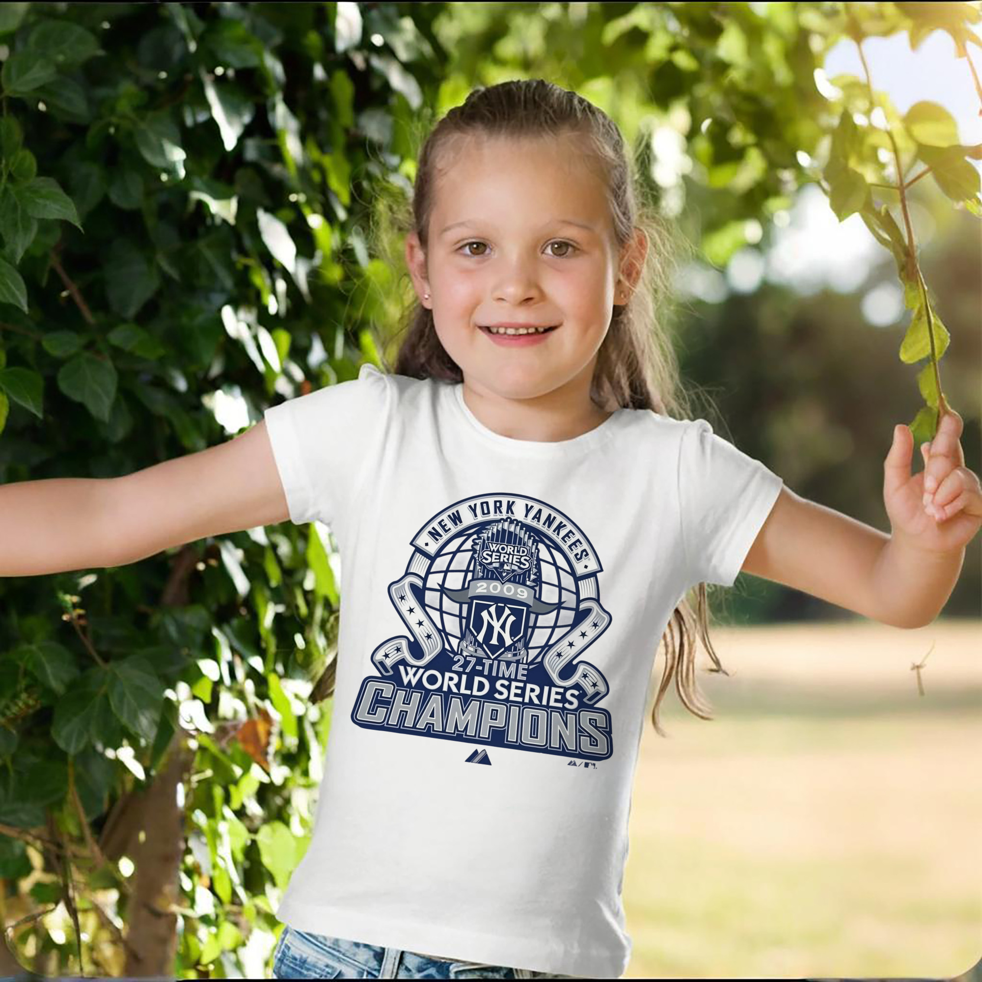 New York Yankees 2009 27th WS Champions Blue Combed Cotton Kids T-Shirt 180g With Front Heat Transfer Print – Soft, Lightweight, Side-Seamed Design – Stylish And Comfortable Casual Wear For Everyday Activities