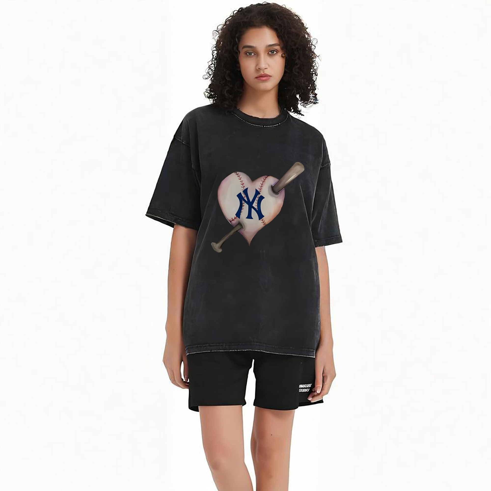 New York Yankees Heart Washed Vintage Look 230g Cotton Oversized T-Shirt With Front Heat Transfer Print – Soft, Lightweight, Stylish Fit – Comfortable Casual Wear For Sports & Everyday Use