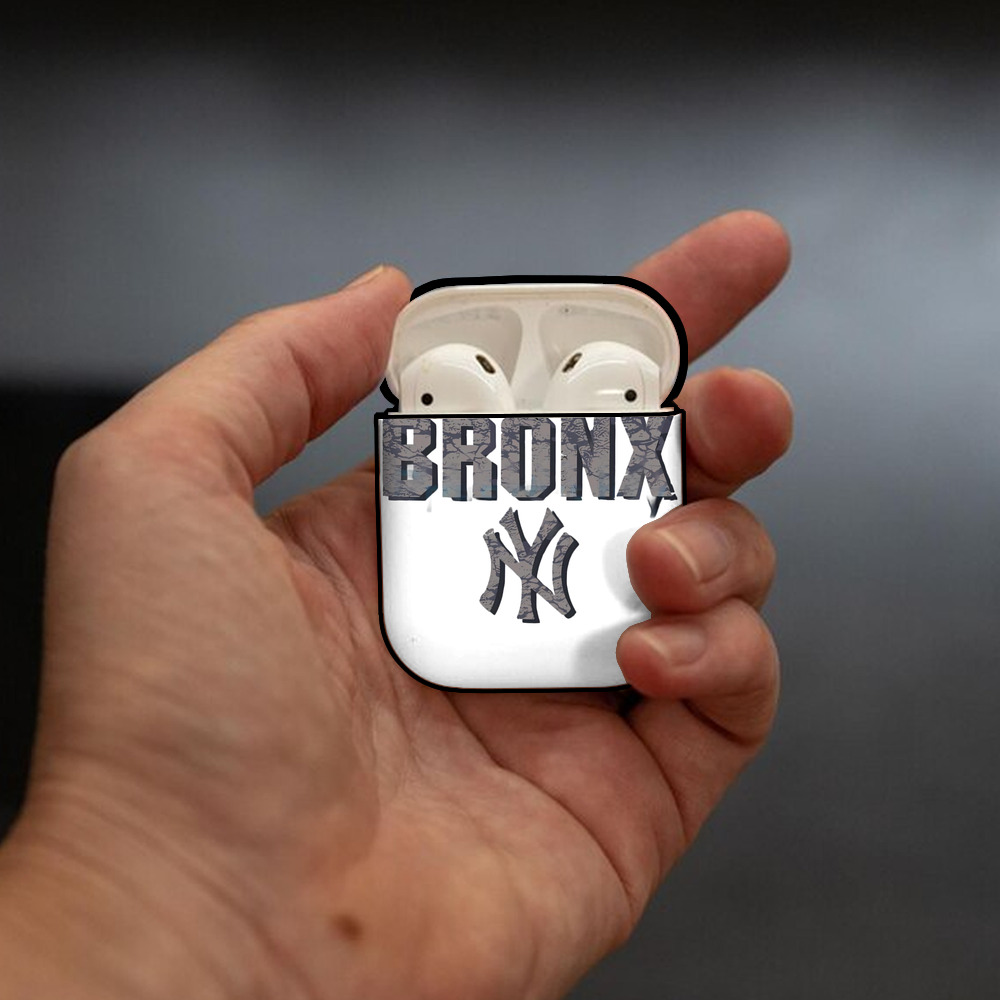 New York Yankees The Bronx AirPods 2 Case Hard Shell Black, Flexible PC Material, Precise Cutouts, Full Protection, Anti-Fingerprint, Washable, Includes Keychain – Durable & Slim Design