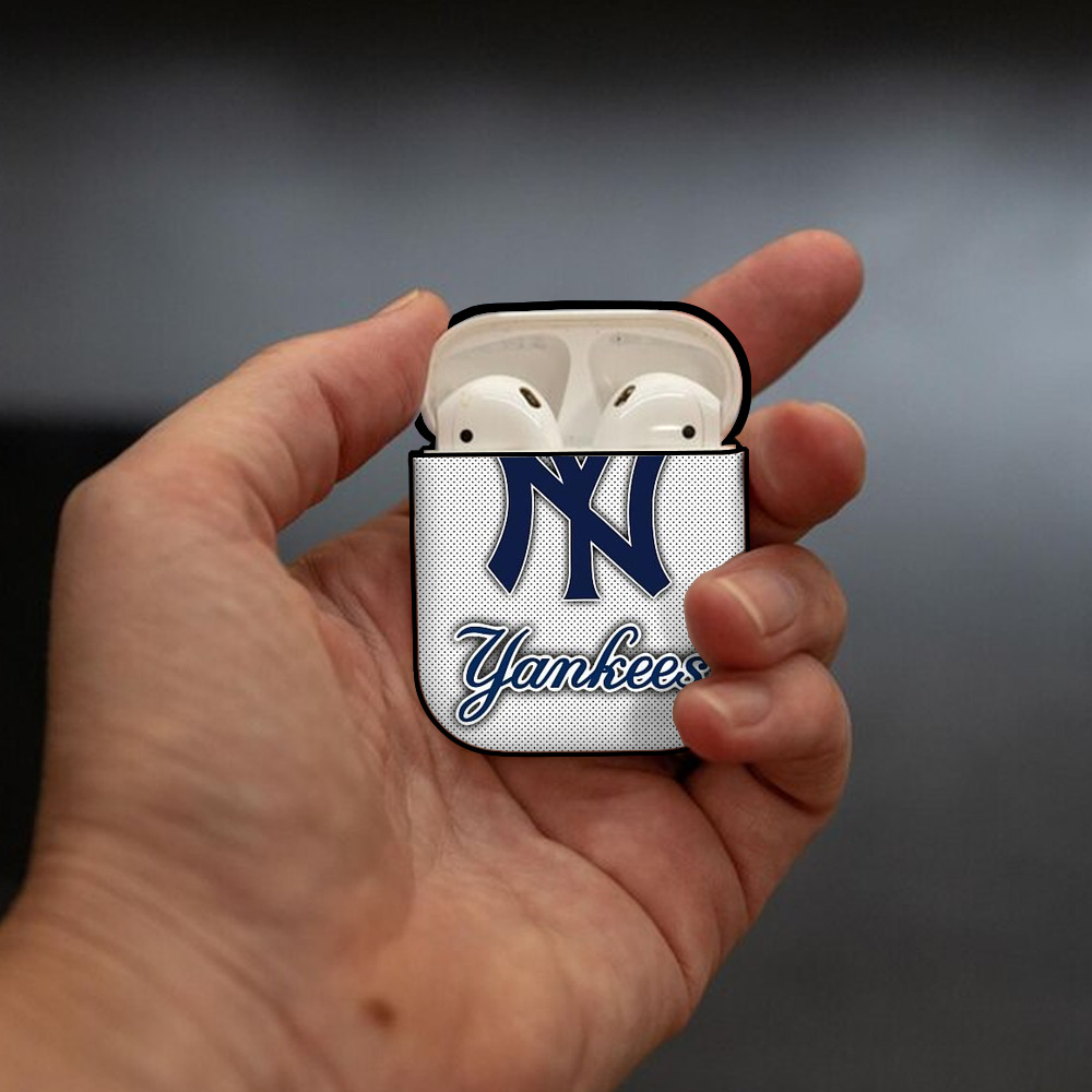 New York Yankees 192 AirPods 2 Case Hard Shell Black, Flexible PC Material, Precise Cutouts, Full Protection, Anti-Fingerprint, Washable, Includes Keychain – Durable & Slim Design