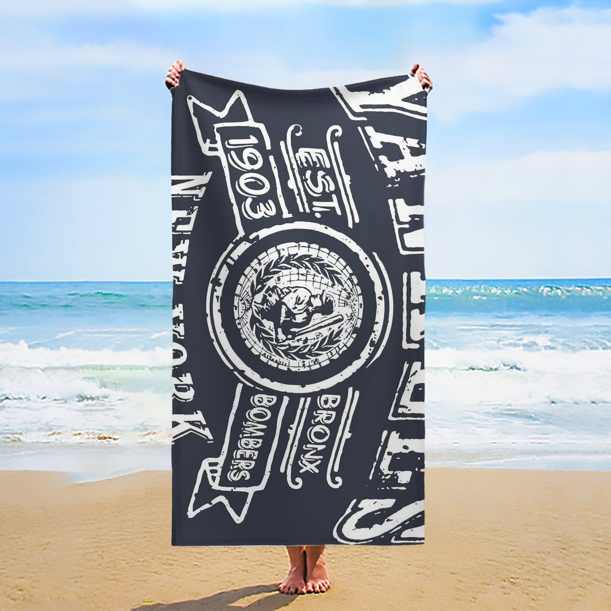 New York Yankees 252 Premium Microfiber Beach Towel – Soft, Large Size, Multi-Purpose For Beach, Picnic & Kids, Lightweight & Portable With Carry Bag, Easy Care