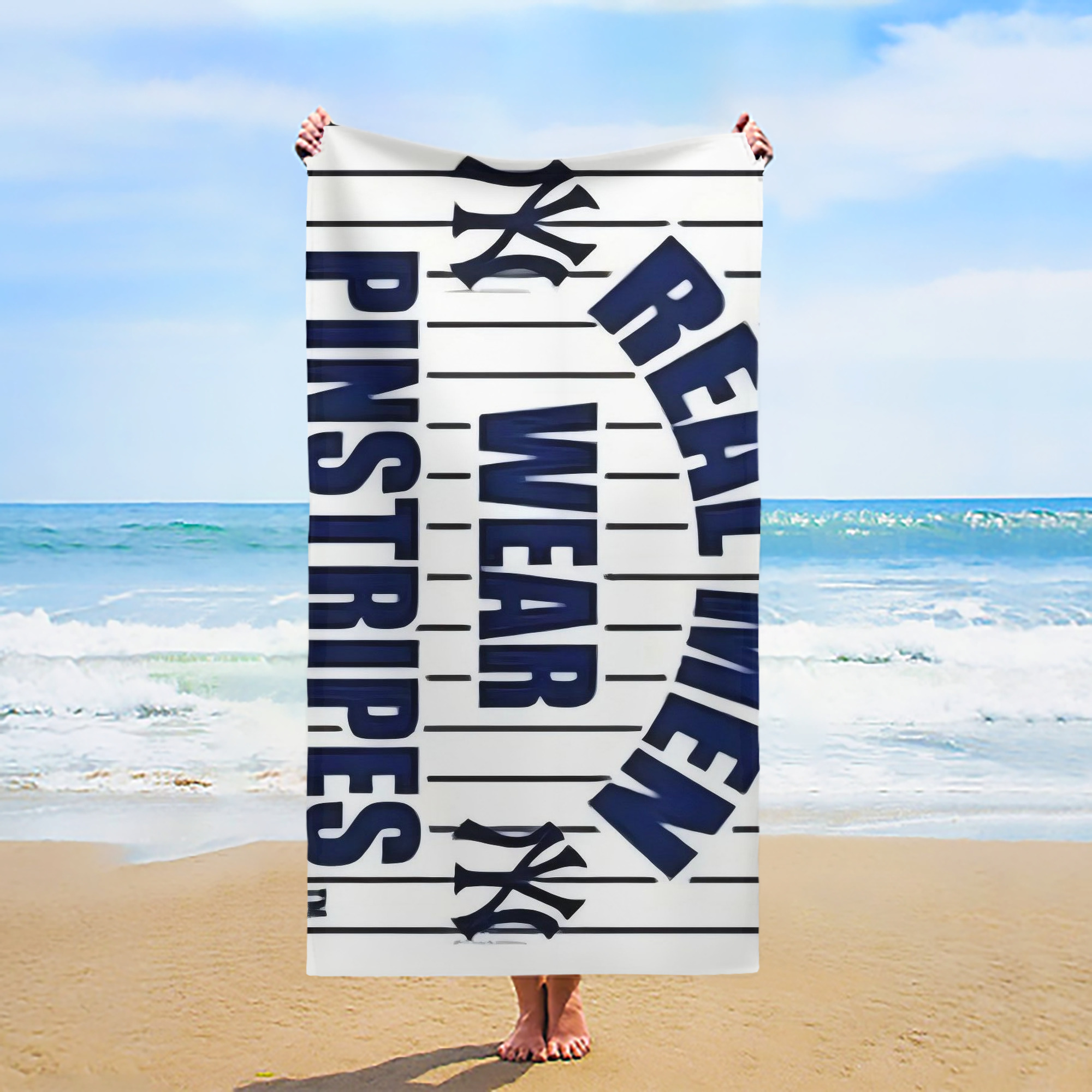 New York Yankees 262 Premium Microfiber Beach Towel – Soft, Large Size, Multi-Purpose For Beach, Picnic & Kids, Lightweight & Portable With Carry Bag, Easy Care