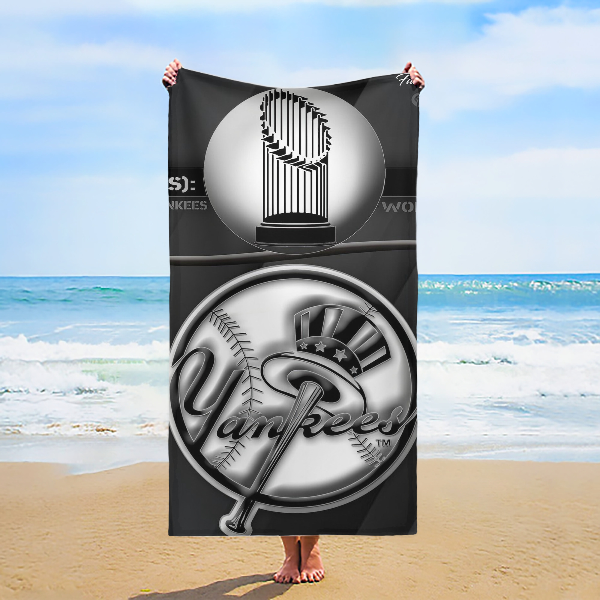 New York Yankees 325 Premium Microfiber Beach Towel – Soft, Large Size, Multi-Purpose For Beach, Picnic & Kids, Lightweight & Portable With Carry Bag, Easy Care