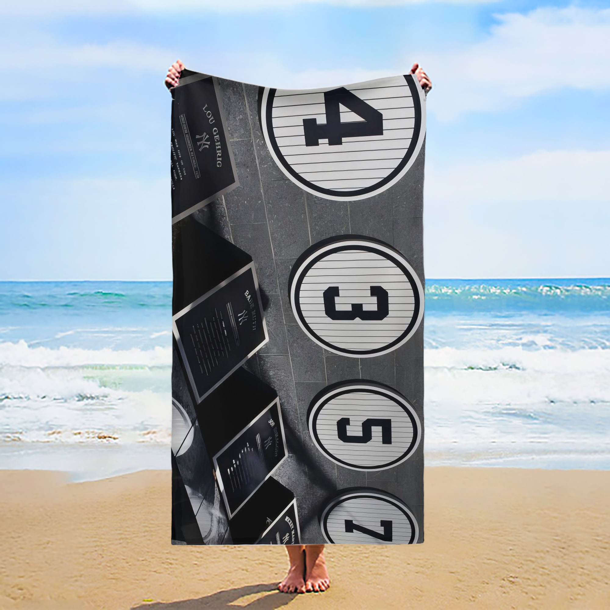 New York Yankees 250 Premium Microfiber Beach Towel – Soft, Large Size, Multi-Purpose For Beach, Picnic & Kids, Lightweight & Portable With Carry Bag, Easy Care