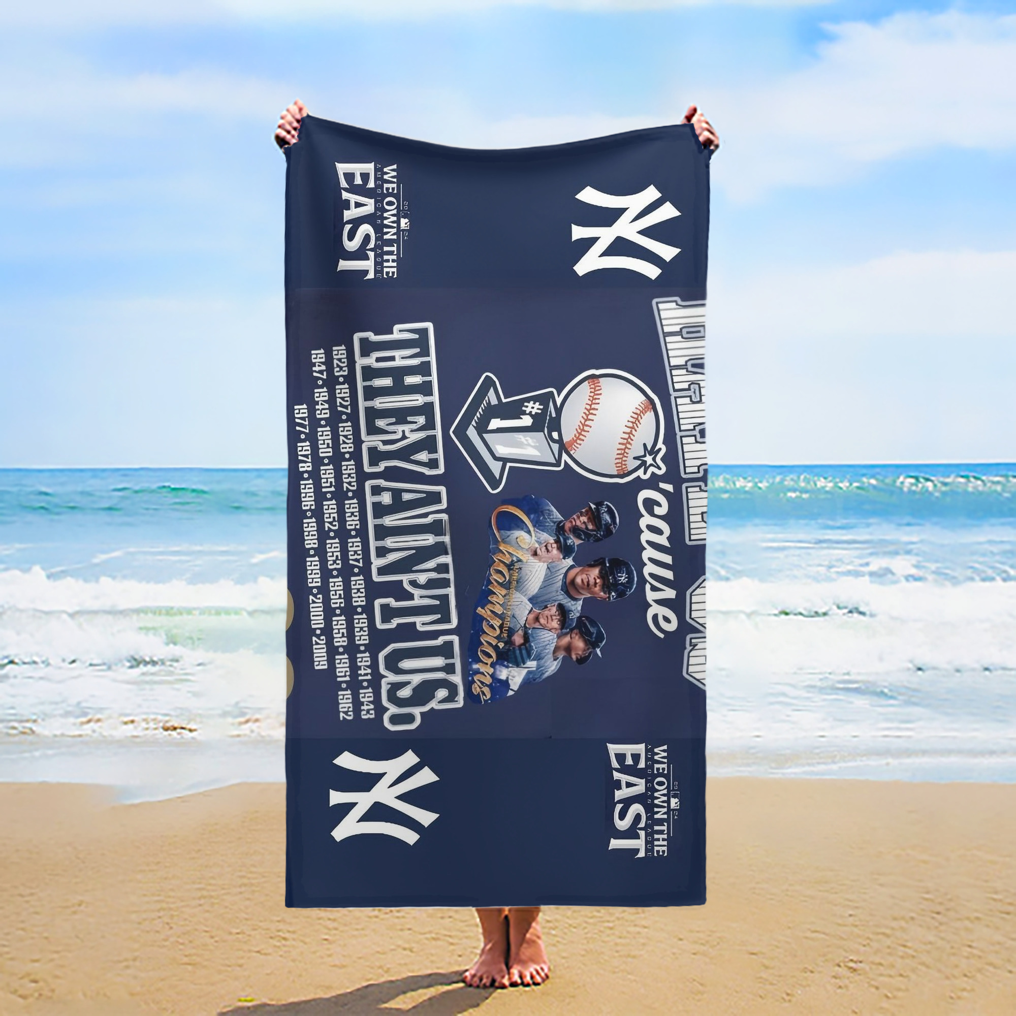 New York Yankees 358 Premium Microfiber Beach Towel – Soft, Large Size, Multi-Purpose For Beach, Picnic & Kids, Lightweight & Portable With Carry Bag, Easy Care