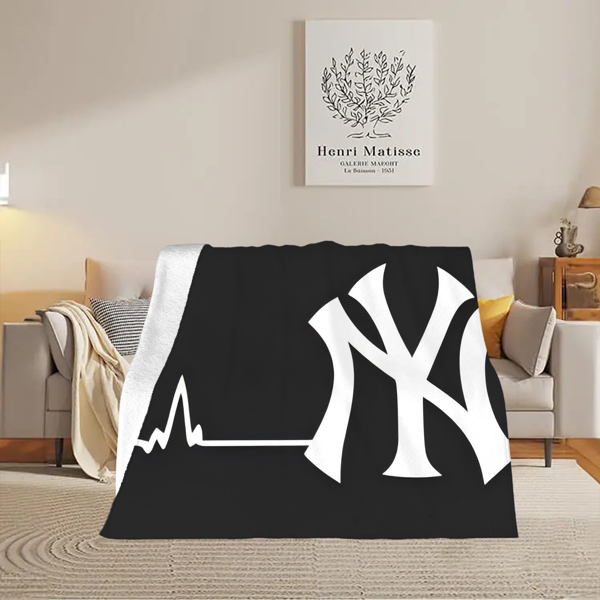 New York Yankees 350 Soft Fleece Throw Blanket 50 X 60 Inch – Super Soft, Lightweight, And Durable – Perfect For Sofa, Bed, Camping, And More – Ideal Gift For Family And Friends