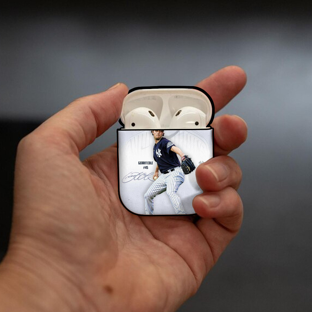 Gerrit Cole 17 AirPods 2 Case Hard Shell Black, Flexible PC Material, Precise Cutouts, Full Protection, Anti-Fingerprint, Washable, Includes Keychain – Durable & Slim Design