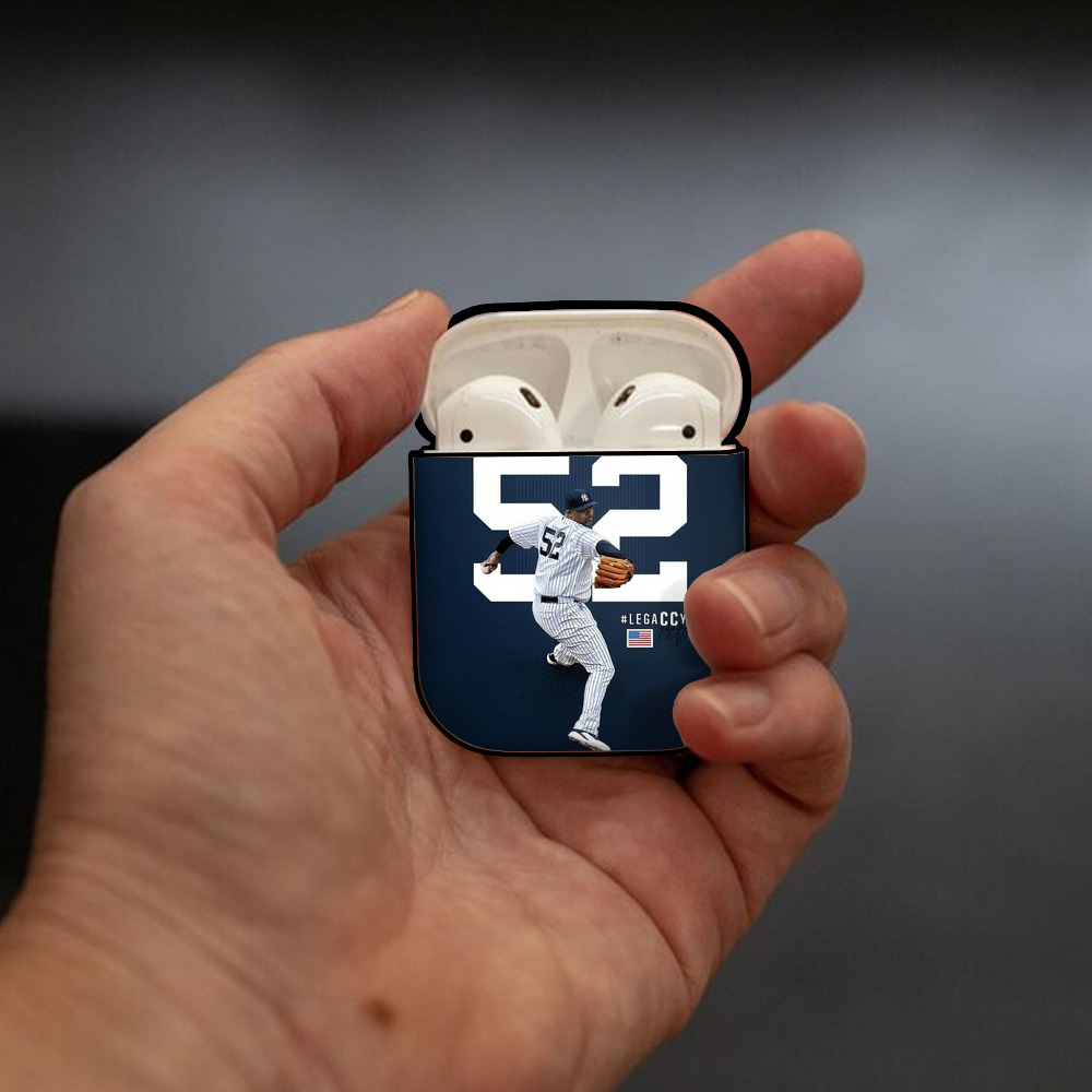 CC Sabatnia 22 AirPods 2 Case Hard Shell Black, Flexible PC Material, Precise Cutouts, Full Protection, Anti-Fingerprint, Washable, Includes Keychain – Durable & Slim Design